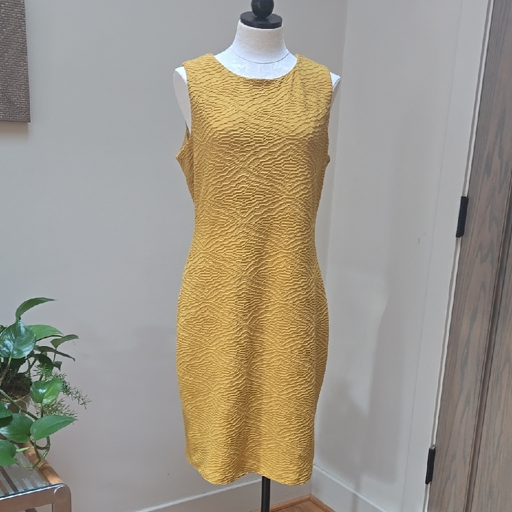 Elegant Yellow Sleeveless Dress
